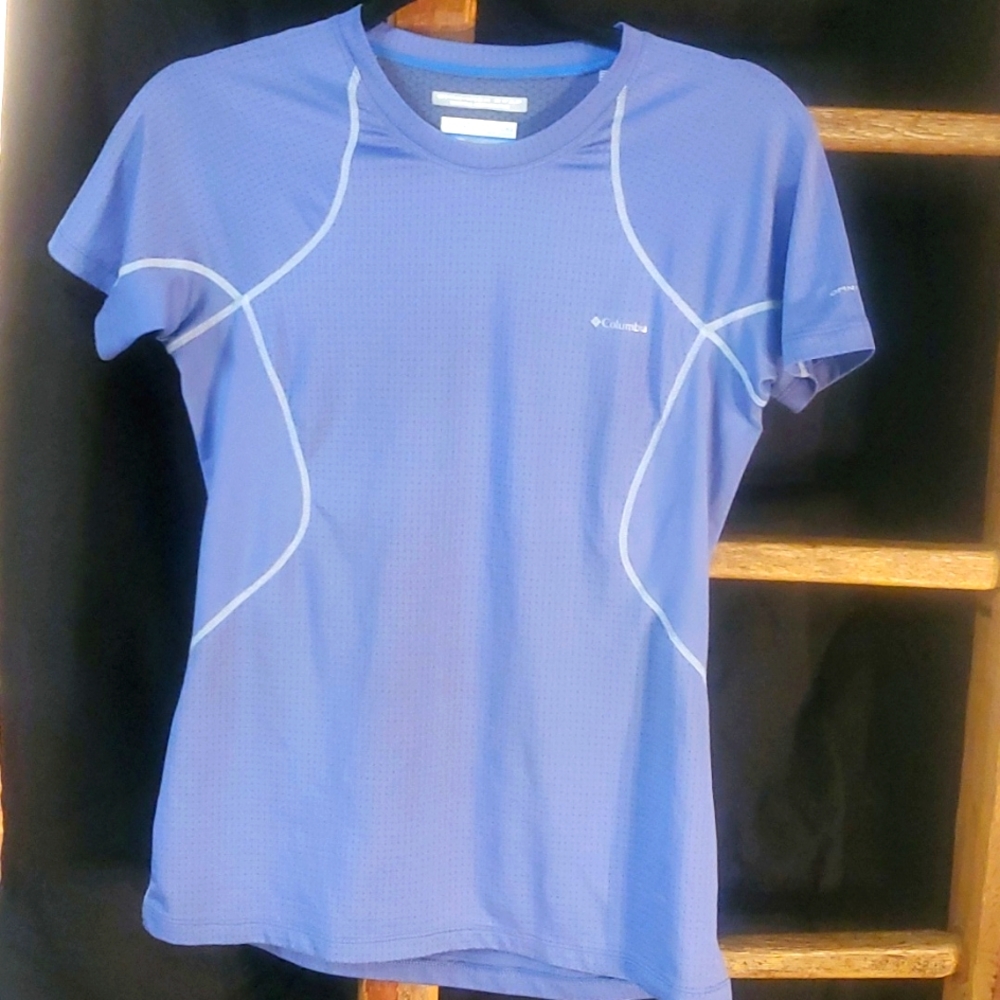 Columbia fitted t-shirt xs